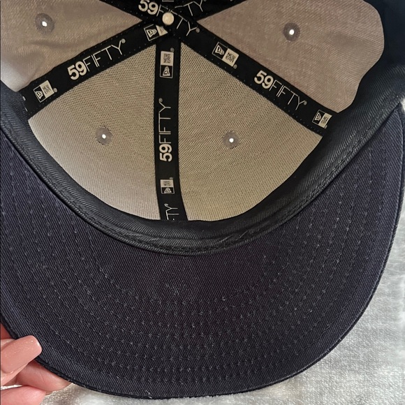 Gray and Black New Era Baseball Cap with Red Sox logo - Picture 6 of 11